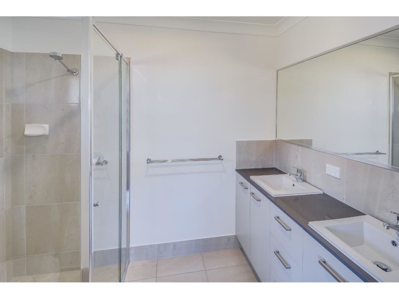 1/40 Tramline Rise, Burnside QLD 4560