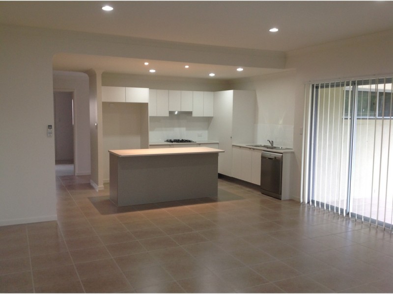 102A Haselwood Crescent, Meridan Plains QLD 4551
