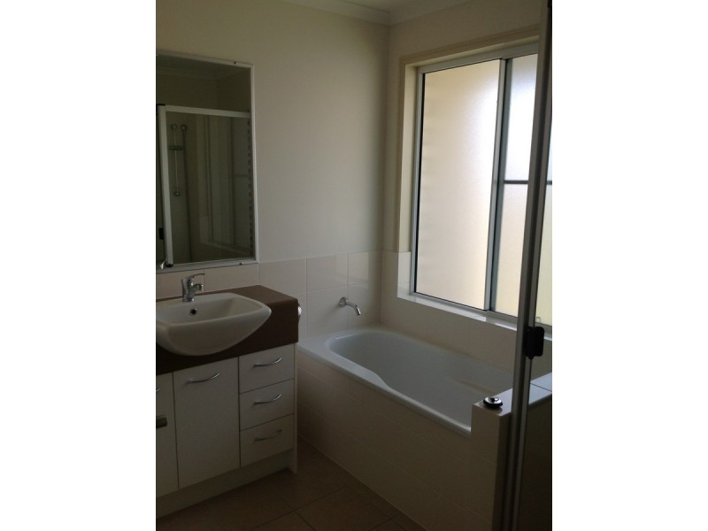 3 Haven Court, Mooloolah Valley QLD 4553