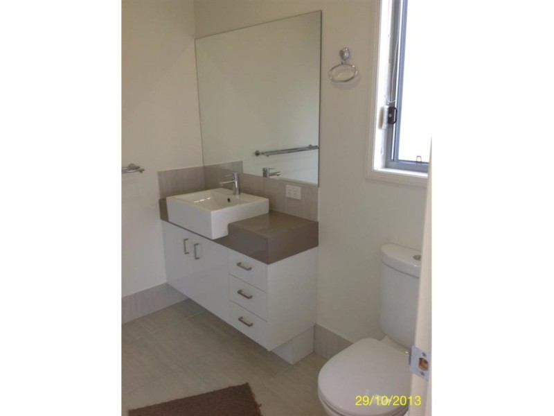 18 Blue Fin Circuit, Mountain Creek QLD 4557