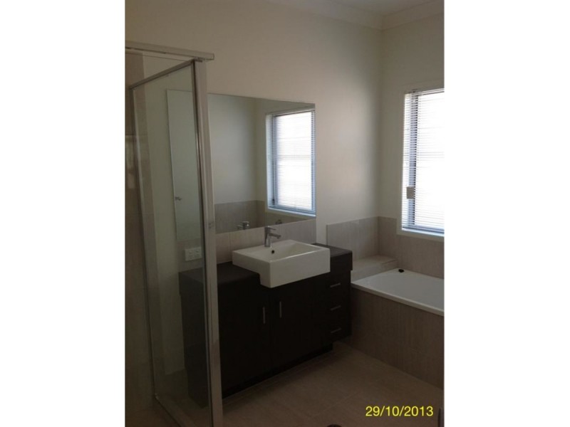 18 Blue Fin Circuit, Mountain Creek QLD 4557