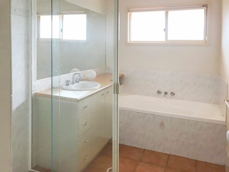 39 Bernheid Crescent, Sippy Downs QLD 4556