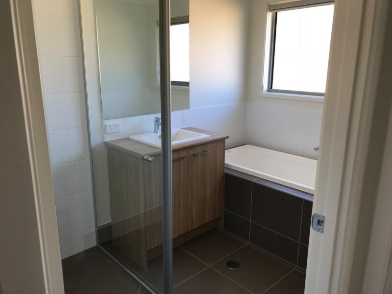 4 Buckley Street, Landsborough QLD 4550