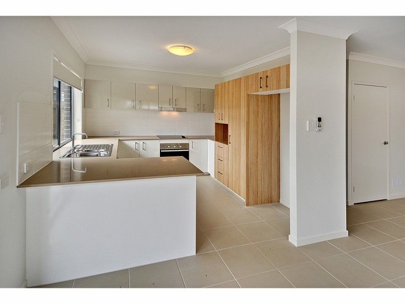 34/17 Greensboro Place, Little Mountain QLD 4551