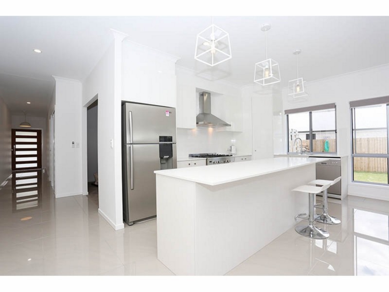 12 Sairs Street, Glass House Mountains QLD 4518