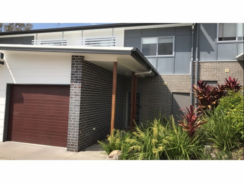 2/17 Greensboro Place, Little Mountain QLD 4551