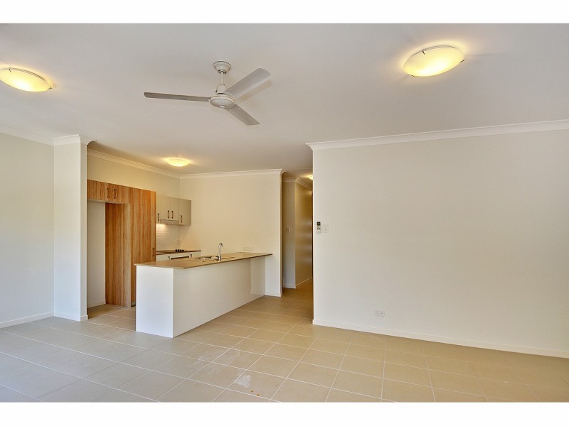 2/17 Greensboro Place, Little Mountain QLD 4551