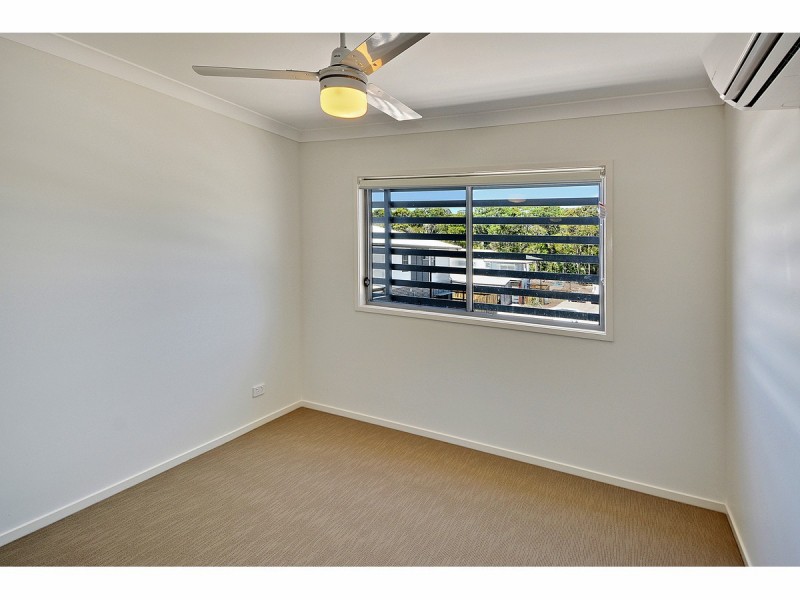 2/17 Greensboro Place, Little Mountain QLD 4551