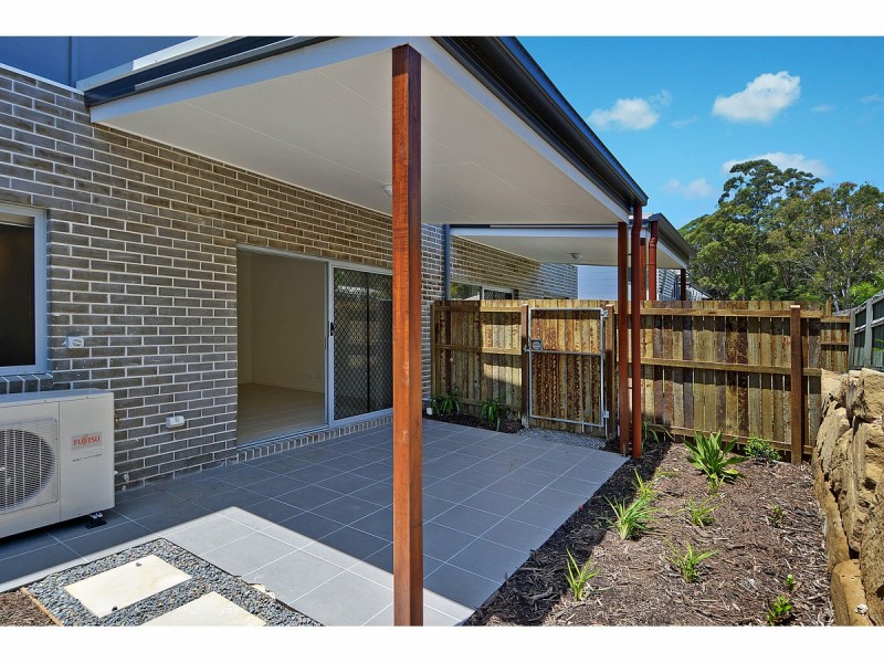 2/17 Greensboro Place, Little Mountain QLD 4551