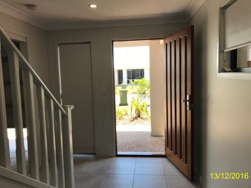 8 Vincent Avenue, Sippy Downs QLD 4556