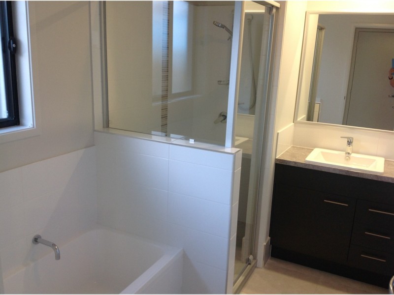 8 Vincent Avenue, Sippy Downs QLD 4556