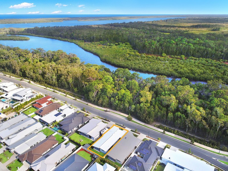 25 Bells Esplanade, Pelican Waters QLD 4551