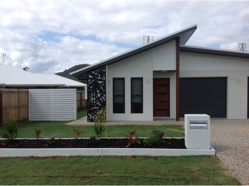 25a Clark Avenue, Glass House Mountains QLD 4518