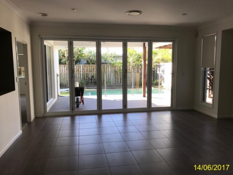 24 Ponytail Circuit, Mountain Creek QLD 4557