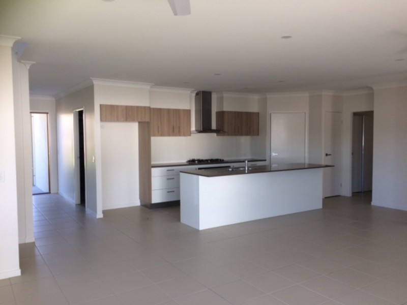 1/9 Lake View Place, Bli Bli QLD 4560