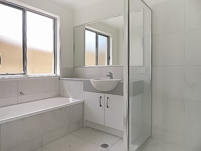 54 Wilderness Circuit, Little Mountain QLD 4551