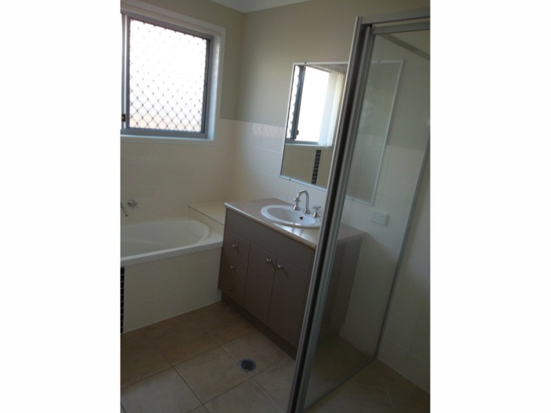 12 Silvereye Street, Sippy Downs QLD 4556