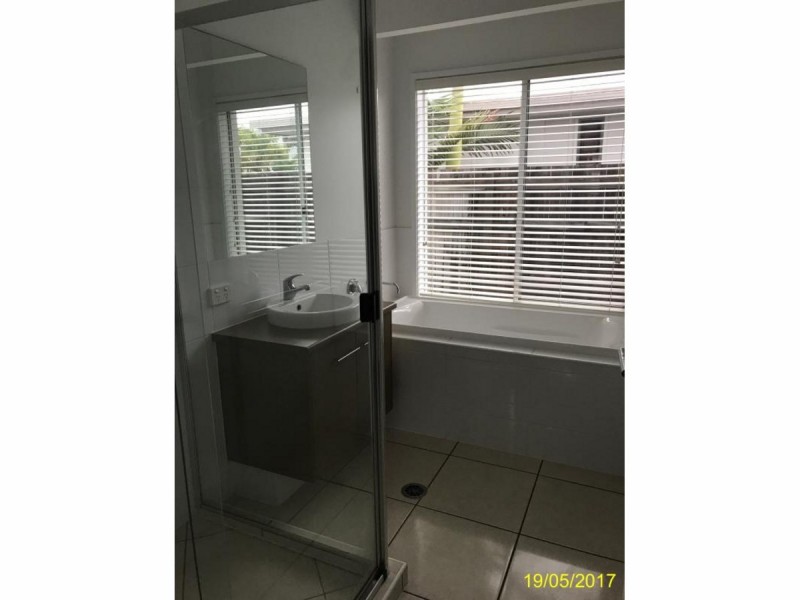 6 Wake Court, Birtinya QLD 4575