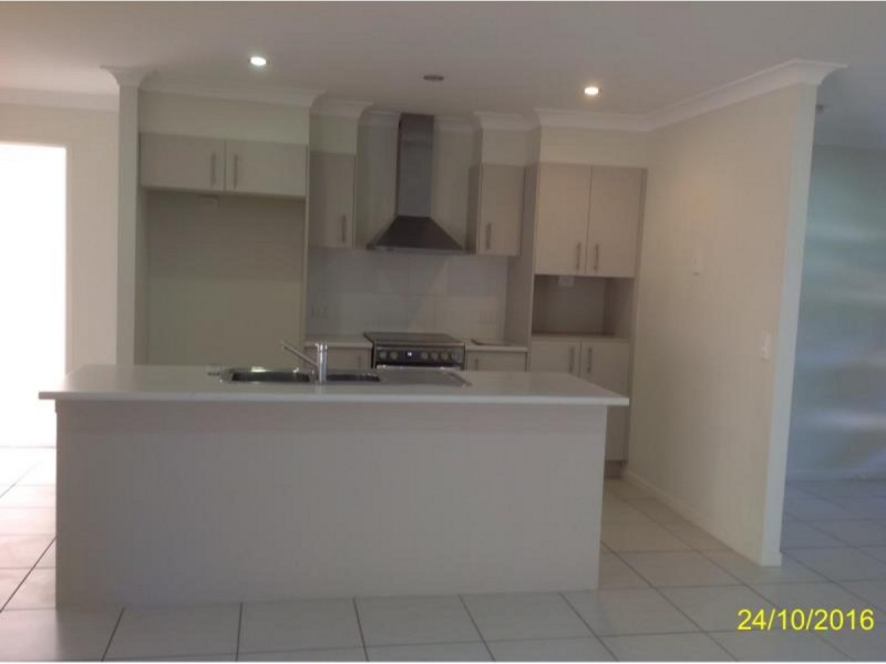 16 Elouera Close, Landsborough QLD 4550