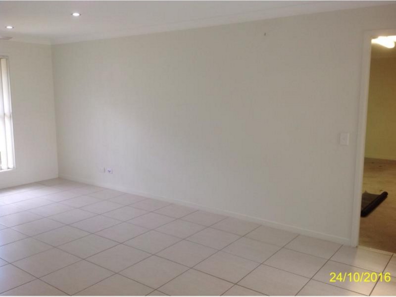 16 Elouera Close, Landsborough QLD 4550