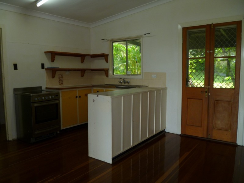 15 Waterfall Road, Nambour QLD 4560