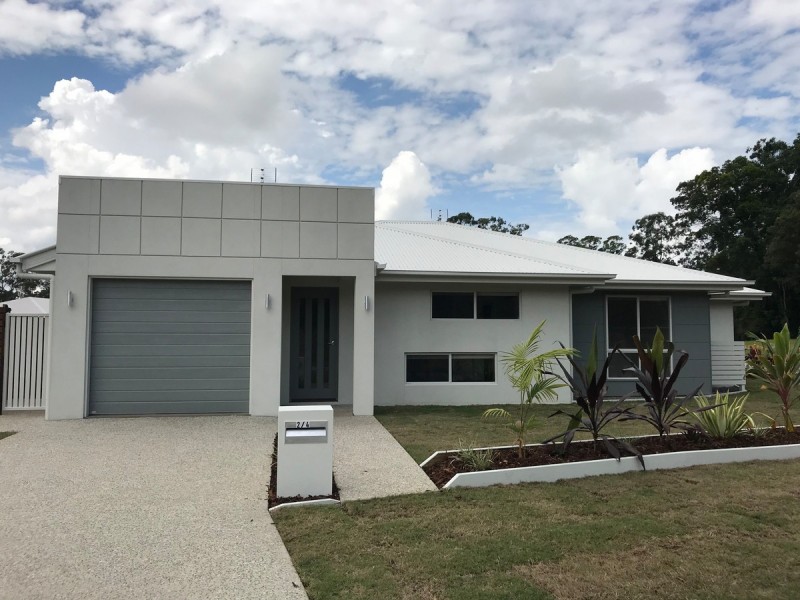 2/4 Fryer Place, Landsborough QLD 4550