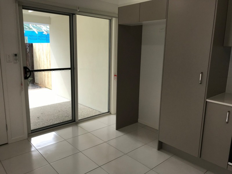 2/4 Fryer Place, Landsborough QLD 4550