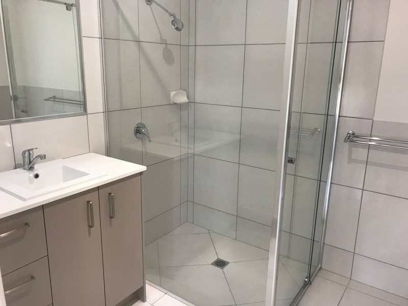 2/4 Fryer Place, Landsborough QLD 4550