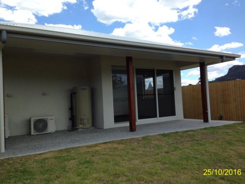15a Pinnacles Drive, Glass House Mountains QLD 4518