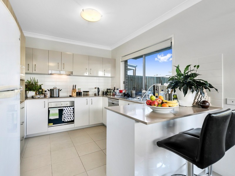 18/17 Greensboro Place, Little Mountain QLD 4551