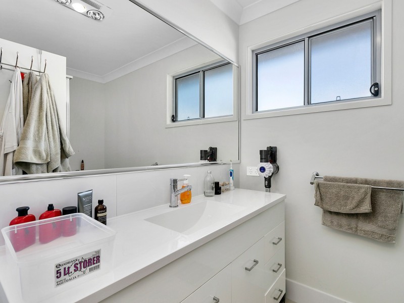 18/17 Greensboro Place, Little Mountain QLD 4551