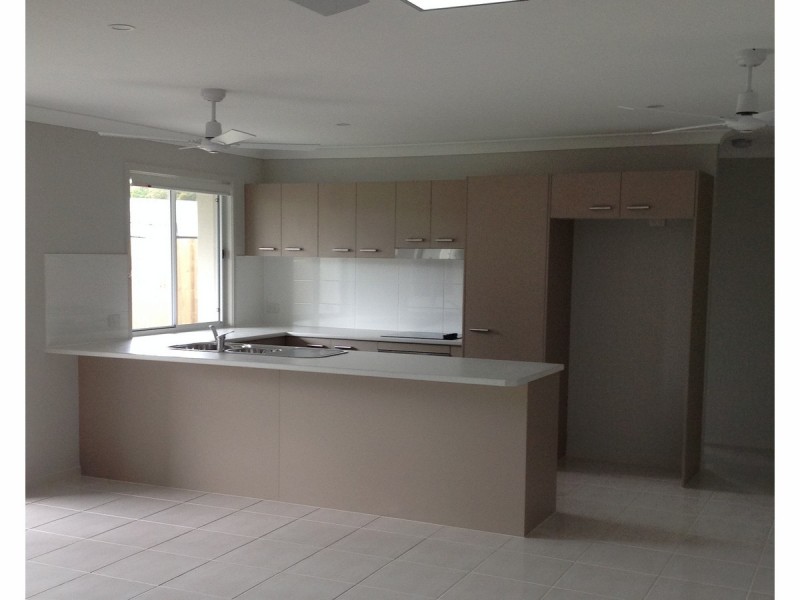 4a Sairs Street, Glass House Mountains QLD 4518