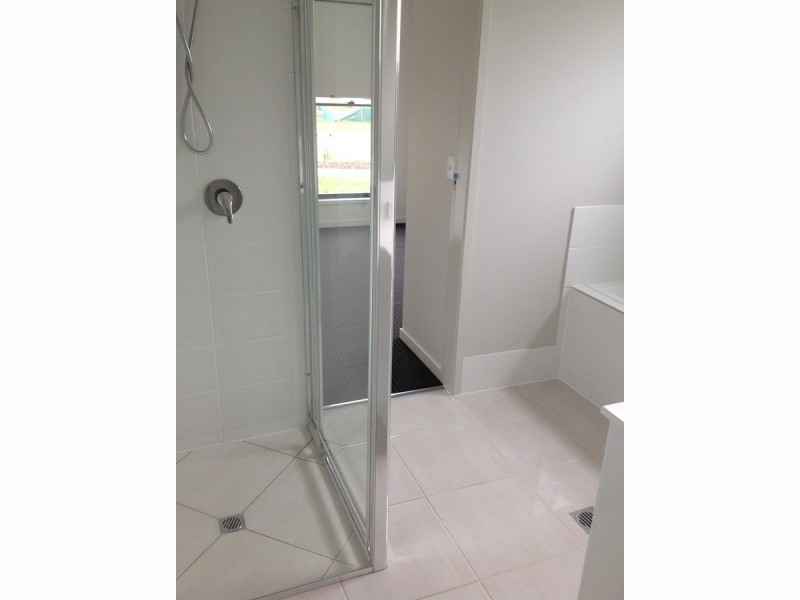 4a Sairs Street, Glass House Mountains QLD 4518