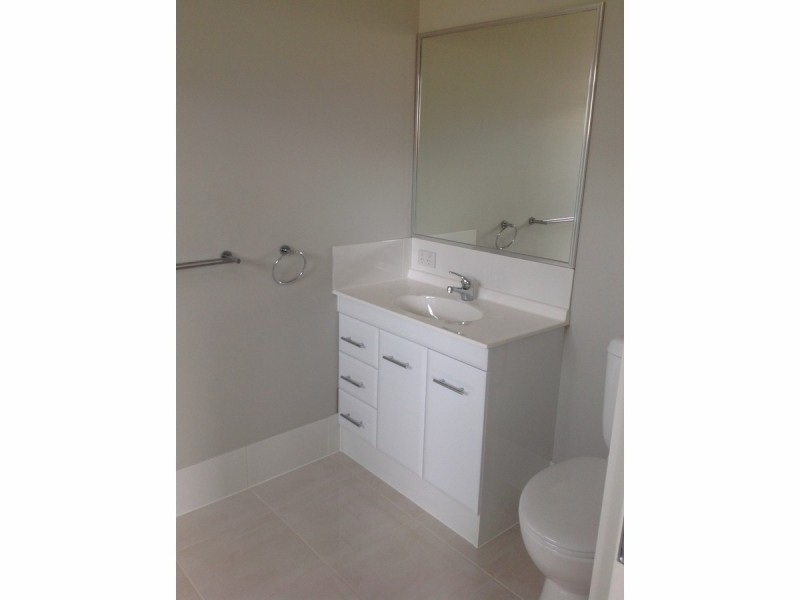 4a Sairs Street, Glass House Mountains QLD 4518