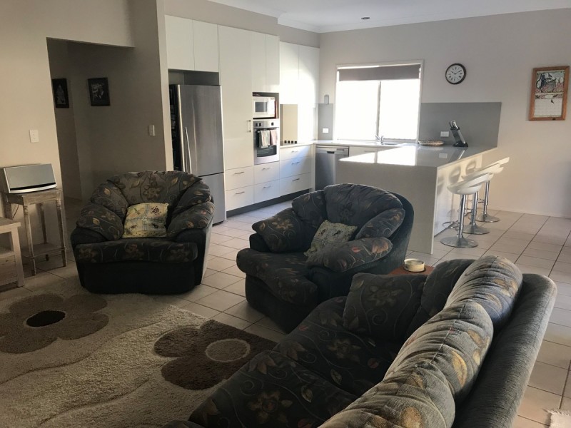 8 Chesterton Crescent, Sippy Downs QLD 4556