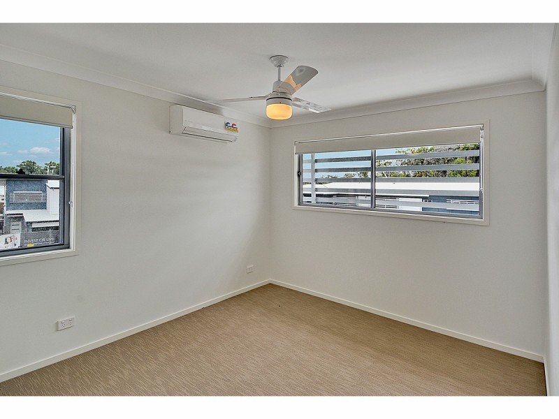 61/17 Greensboro Place, Little Mountain QLD 4551