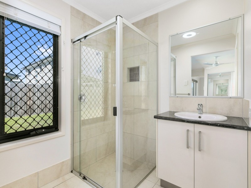 4 Promontory Street, Birtinya QLD 4575