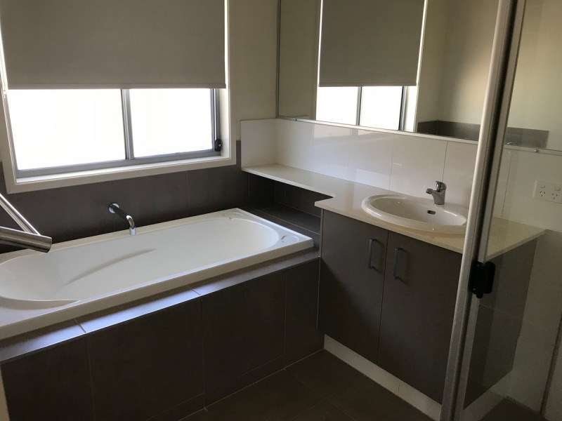 16 Bainbridge Circuit, Sippy Downs QLD 4556