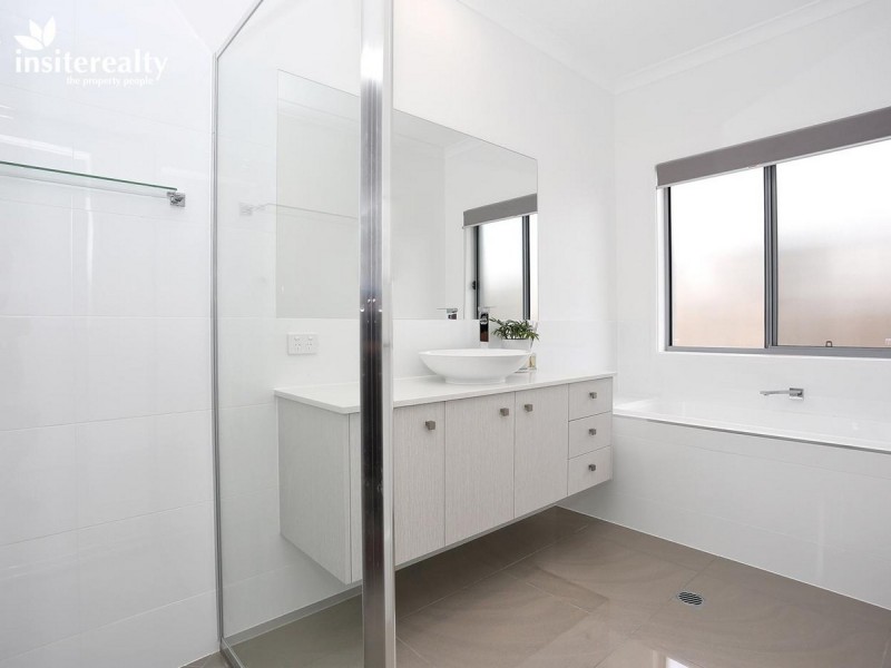 12 Sairs Street, Glass House Mountains QLD 4518