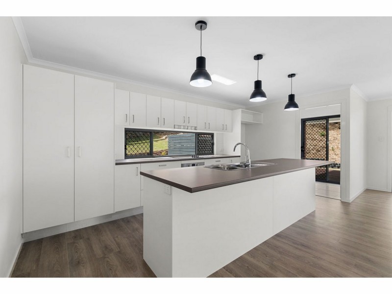 1 Thomas Major Place, Burnside QLD 4560