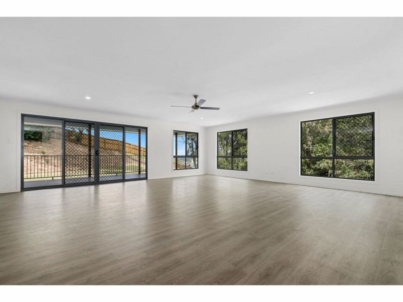 1 Thomas Major Place, Burnside QLD 4560