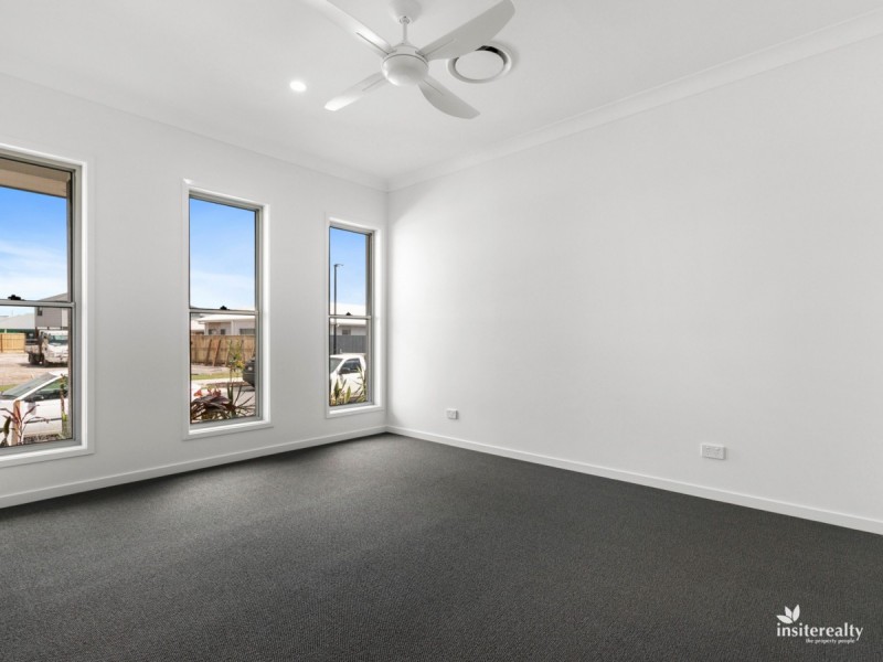 18 Pioneer Way, Palmview QLD 4553