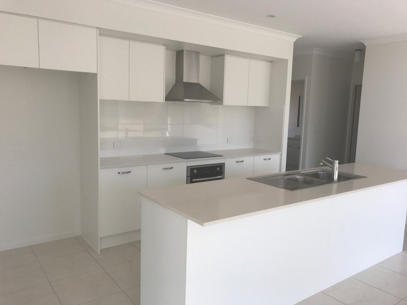 39 Poole Road, Glass House Mountains QLD 4518