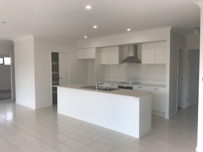 39 Poole Road, Glass House Mountains QLD 4518