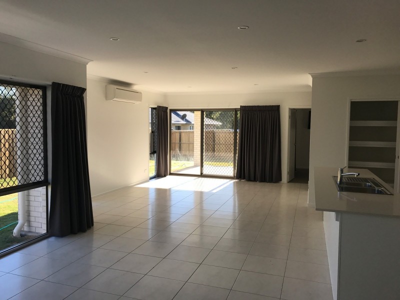 39 Poole Road, Glass House Mountains QLD 4518