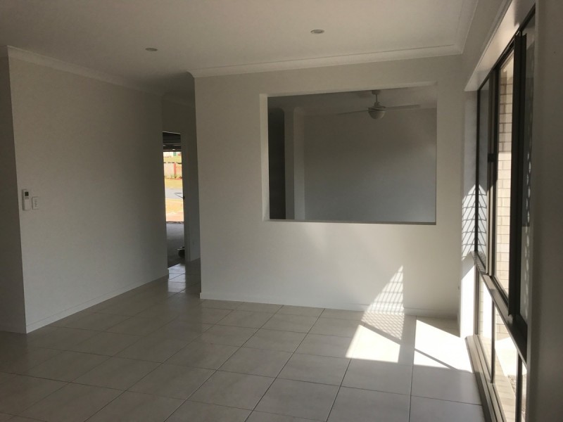 39 Poole Road, Glass House Mountains QLD 4518