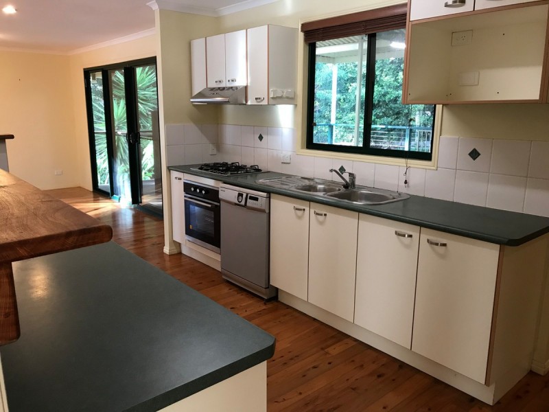 33 Fern Gully Place, Mooloolah Valley QLD 4553
