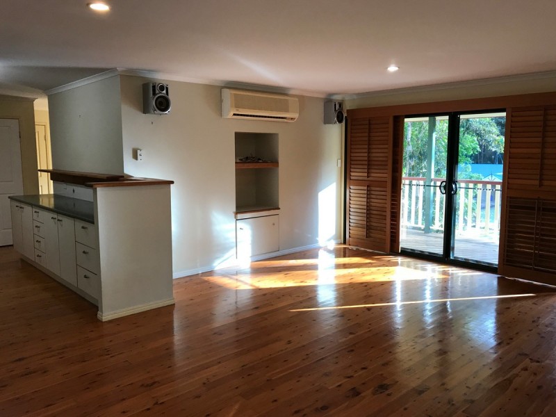 33 Fern Gully Place, Mooloolah Valley QLD 4553