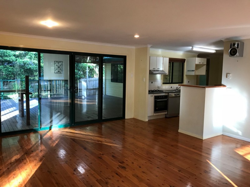 33 Fern Gully Place, Mooloolah Valley QLD 4553