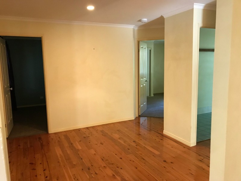 33 Fern Gully Place, Mooloolah Valley QLD 4553